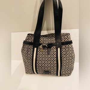 Tommy Hilfiger Tote Bag lock Accent Handle Black